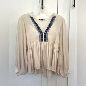 Cream bohemian Banana Republic blouse. Small.